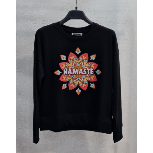 Női pulcsi mandalával